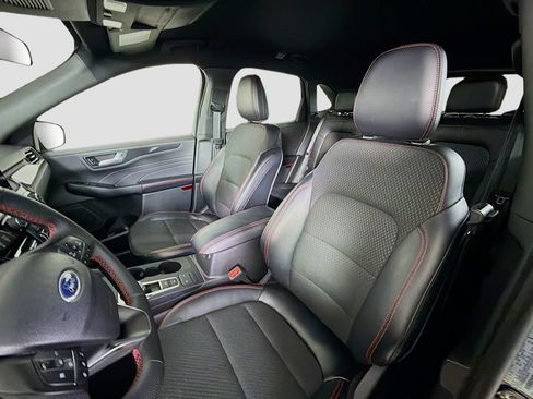 Certified 2025 Ford Escape ST-Line AWD/4WD image 14