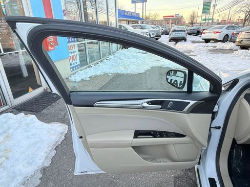 Used 2014 Ford Fusion SE image 12