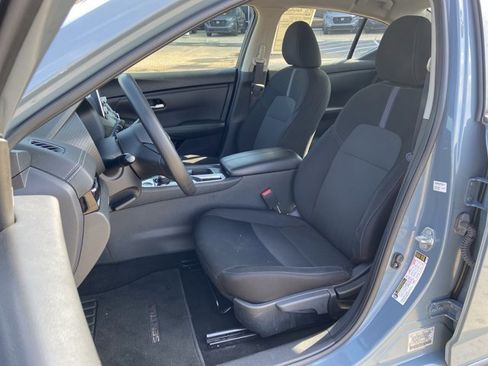 Used 2024 Nissan Sentra SV image 17
