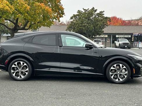 Used 2022 Ford Mustang Mach-E Premium image 7