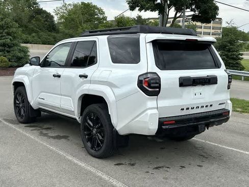 Used 2025 Toyota 4Runner 4WD image 23