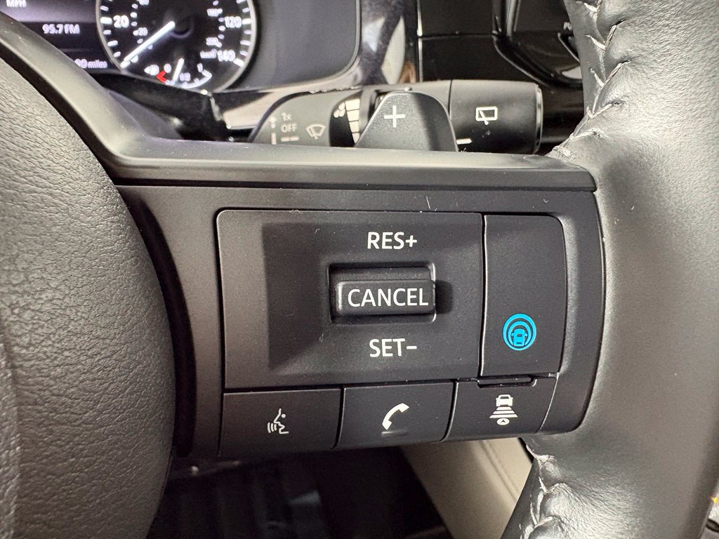 Used 2025 Nissan Pathfinder SV w/ Black Appearance Package AWD/4WD image 32