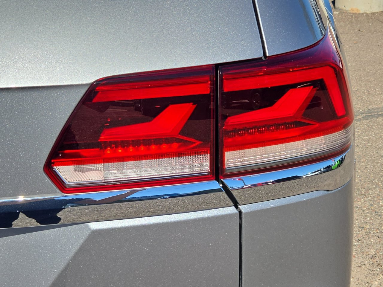 Used 2021 Volkswagen Atlas SE w/ Panoramic Sunroof Package FWD image 35