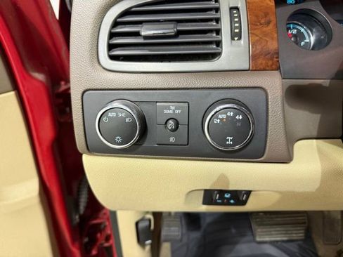 Used 2010 GMC Sierra 1500 SLT w/ SLT Convenience Package AWD/4WD image 17