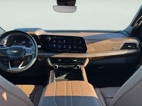 Used 2025 Chevrolet Tahoe High Country image 16