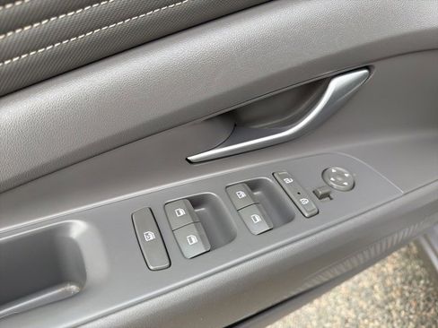 Used 2023 Hyundai Elantra SEL w/ Convenience Package image 15