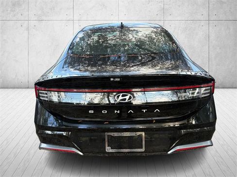 New 2026 Hyundai Sonata SEL image 2