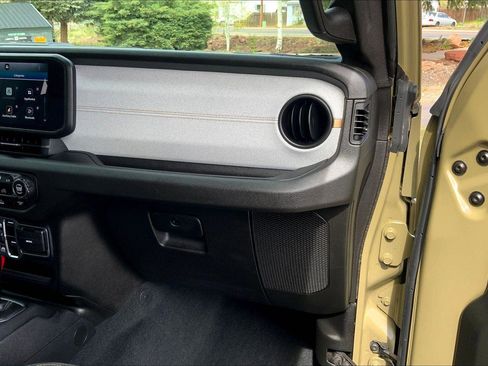 Certified 2025 Jeep Gladiator Sport image 16