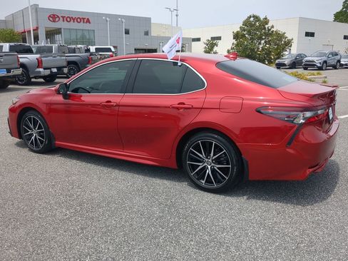 Used 2021 Toyota Camry SE image 15