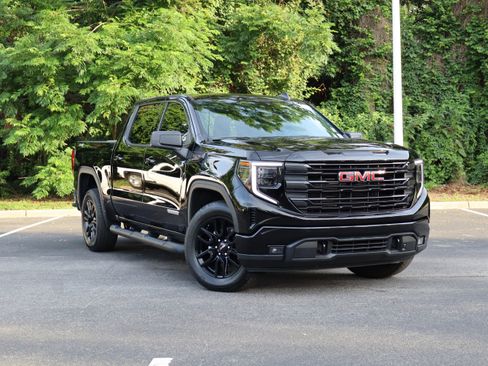 Used 2023 GMC Sierra 1500 Elevation AWD/4WD image 2