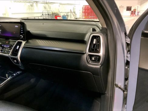 Used 2021 Kia Sorento SX image 18