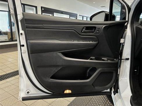 Used 2023 Honda Odyssey Sport image 12