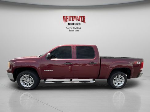Used 2013 GMC Sierra 1500 SLE w/ Power Tech Package AWD/4WD image 3