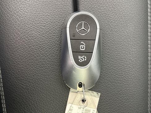 Used 2025 Mercedes-Benz C 300 Sedan image 24
