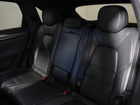 Used 2020 Porsche Cayenne Base image 28