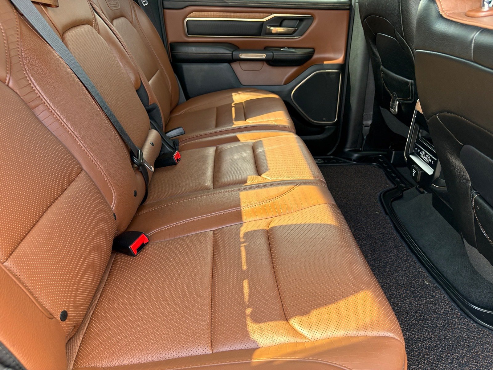 Used 2019 RAM 1500 Limited AWD/4WD image 12