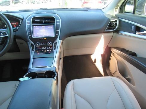 Used 2020 Lincoln Nautilus FWD image 15