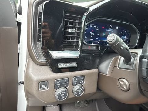 Used 2025 Chevrolet Silverado 1500 LTZ w/ LTZ Premium Package AWD/4WD image 22