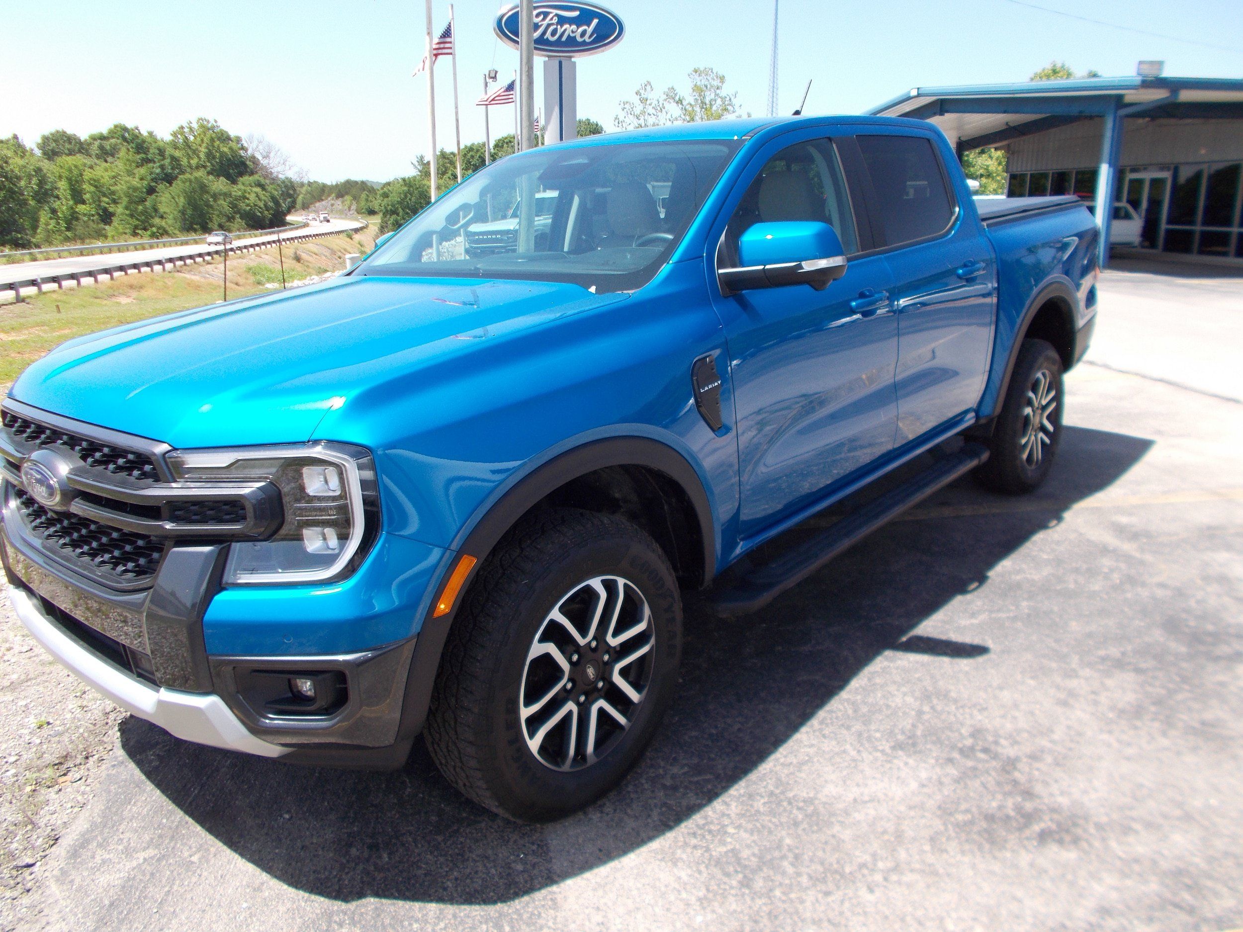 Used 2025 Ford Ranger Lariat w/ Trailer Tow Package AWD/4WD image 1