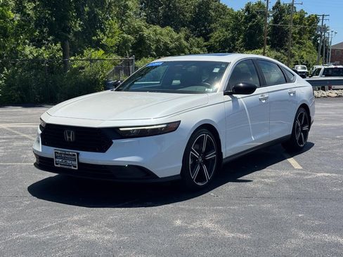 Used 2023 Honda Accord Sport image 9
