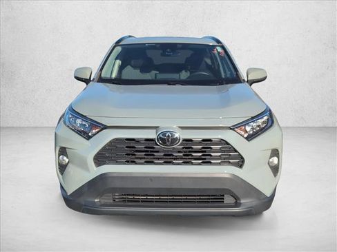 Used 2020 Toyota RAV4 XLE image 2
