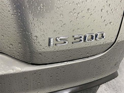 Used 2021 Lexus IS 300 w/ Comfort Package image 10