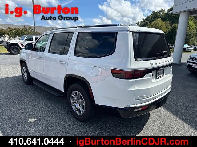Used 2023 Jeep Wagoneer 4WD image 6