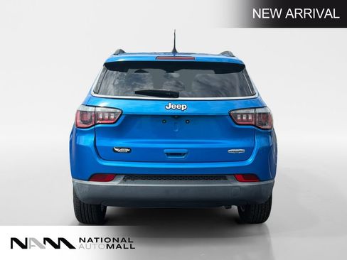 Used 2019 Jeep Compass Latitude w/ Popular Equipment Group FWD image 4