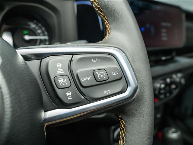 Used 2024 Jeep Wrangler Unlimited Sahara w/ Technology Group AWD/4WD image 24