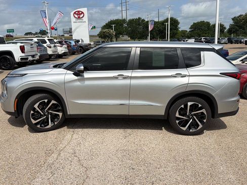 Used 2022 Mitsubishi Outlander ES FWD image 6