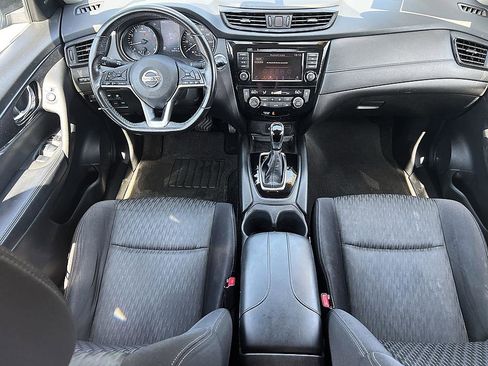 Used 2018 Nissan Rogue SV w/ Sun & Sound Touring Package AWD/4WD image 15