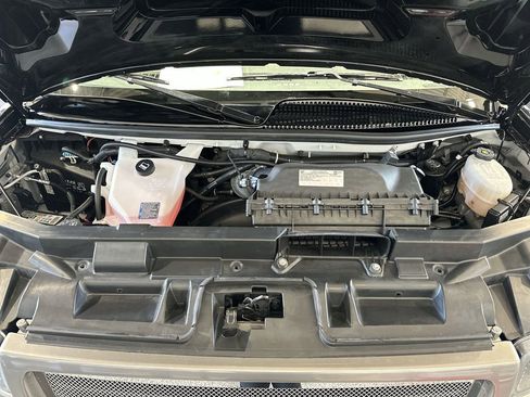 Used 2024 GMC Savana 2500 w/ Driver Convenience Package image 16