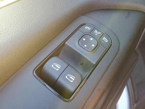 Used 2023 Mercedes-Benz Sprinter 2500 image 25