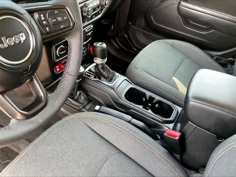 Used 2025 Jeep Wrangler Unlimited Sport AWD/4WD image 16