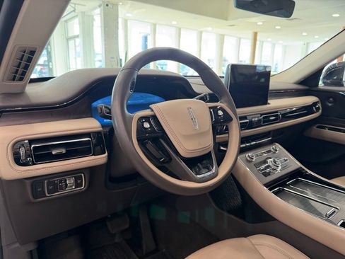 Used 2022 Lincoln Aviator Reserve RWD image 13