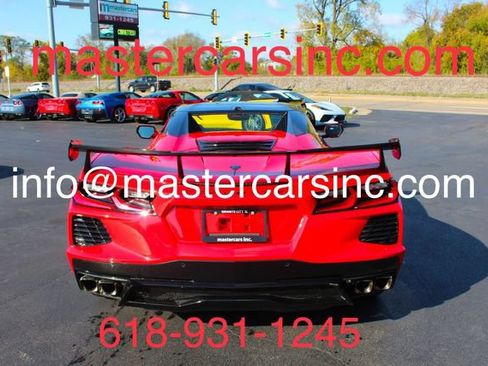 Used 2022 Chevrolet Corvette Stingray Preferred Cpe w/ Z51 Performance Package RWD image 3