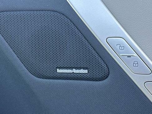 Used 2023 BMW iX xDrive50 w/ Convenience Package image 23