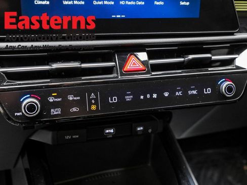 Used 2023 Kia Niro EX image 20