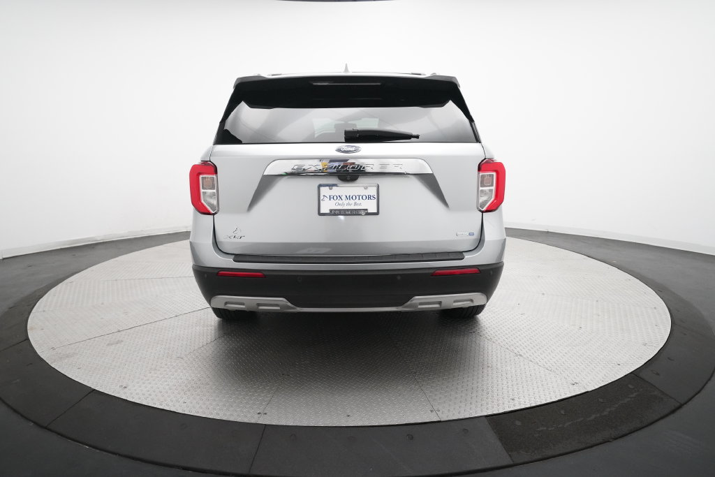 Used 2020 Ford Explorer XLT w/ Equipment Group 202A AWD/4WD image 26