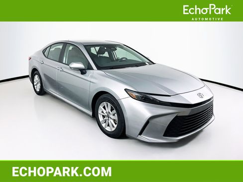 Used 2025 Toyota Camry LE FWD image 1