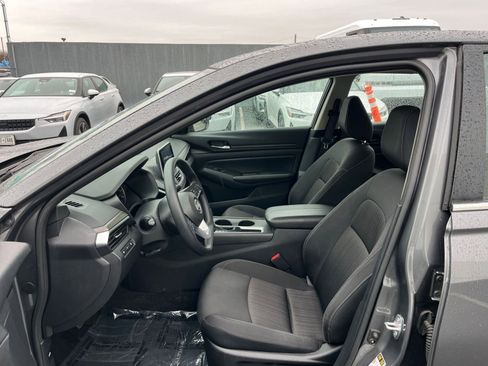 Used 2025 Nissan Altima 2.5 SV image 27