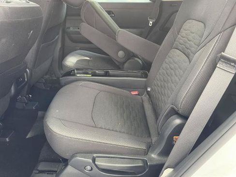 Certified 2025 Nissan Pathfinder SV w/ SV Premium Package AWD/4WD image 18