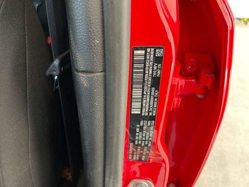 Used 2019 Jeep Renegade Latitude w/ Cold Weather Group AWD/4WD image 27