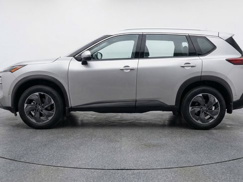 Used 2025 Nissan Rogue SV image 5