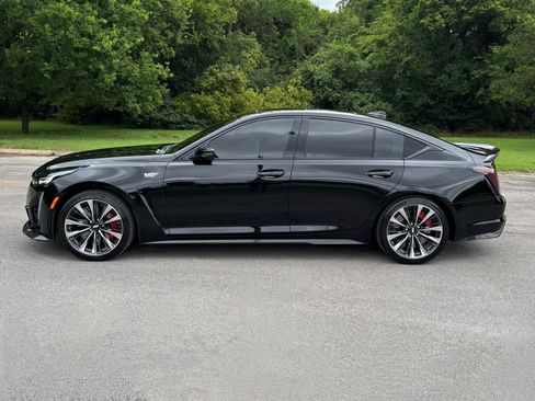Used 2024 Cadillac CT5 V Blackwing w/ Carbon Fiber Package 2 RWD image 7