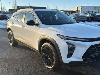 Used 2025 Chevrolet Trax ACTIV w/ Sunroof Package