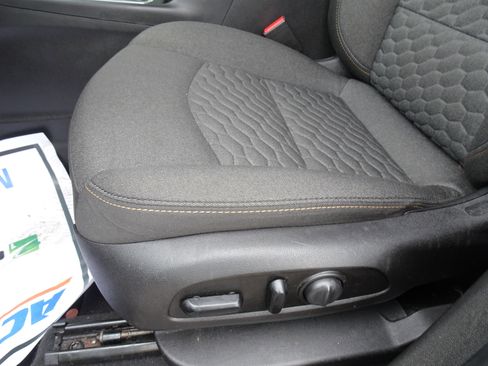 Used 2019 Chevrolet Equinox LT FWD image 9