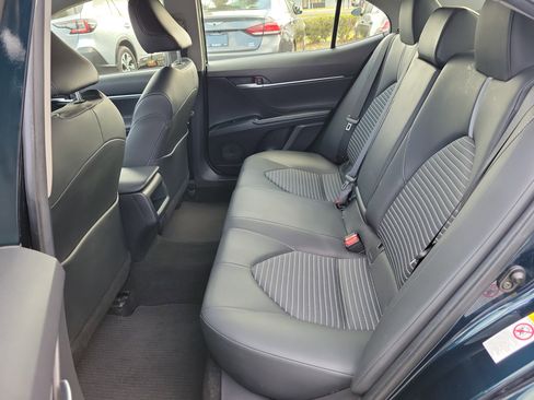 Used 2018 Toyota Camry SE w/ Convenience Package image 14