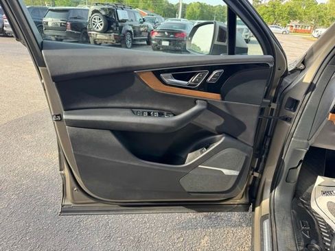 Used 2017 Audi Q7 3.0T Premium Plus image 17