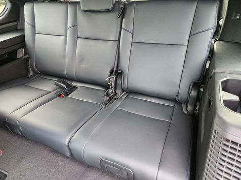 Used 2025 Toyota Sequoia Platinum image 31